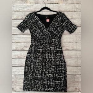 Ann Taylor 4 petite black white v-neck sheath dress